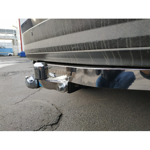 Фаркоп BALTEX на TOYOTA Fortuner TRD 2018-  Арт. 24.9040.08 (фаркоп с нерж. накладкой) (крюк на балке)