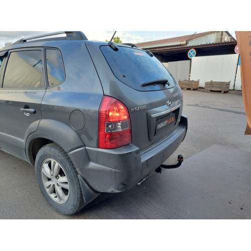 Фаркоп Трейлер на Hyundai Tucson 2004-2010 Арт. 7310 КС2 (кромедвиг.2,7л бенз. и дизель)