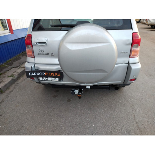 Фаркоп Трейлер на TOYOTA RAV4 2000–2006  Арт. 7831