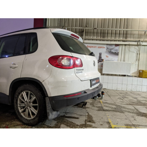Фаркоп MOTODOR на Volkswagen Tiguan 2007-2016 Арт.92711 (Оцинкованный шар)